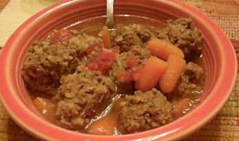 Como preparar una sopa de albóndigas